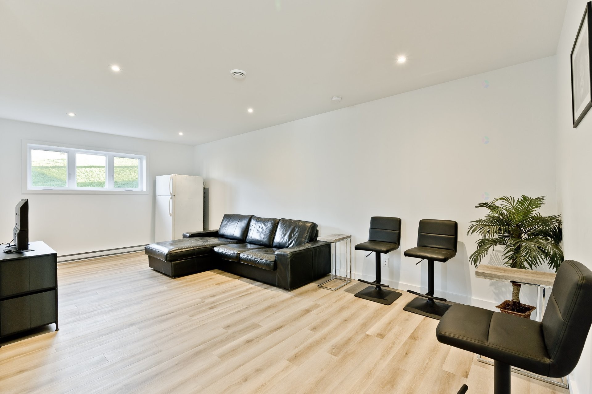 Family Room - 780 Rue Mcauley, Coaticook, QC - Indoor