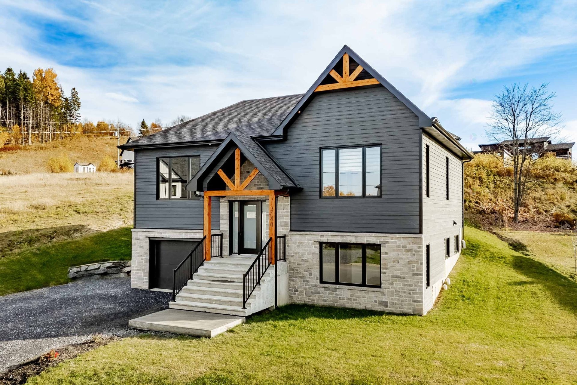 Front of Structure - 780 Rue Mcauley, Coaticook, QC - Outdoor