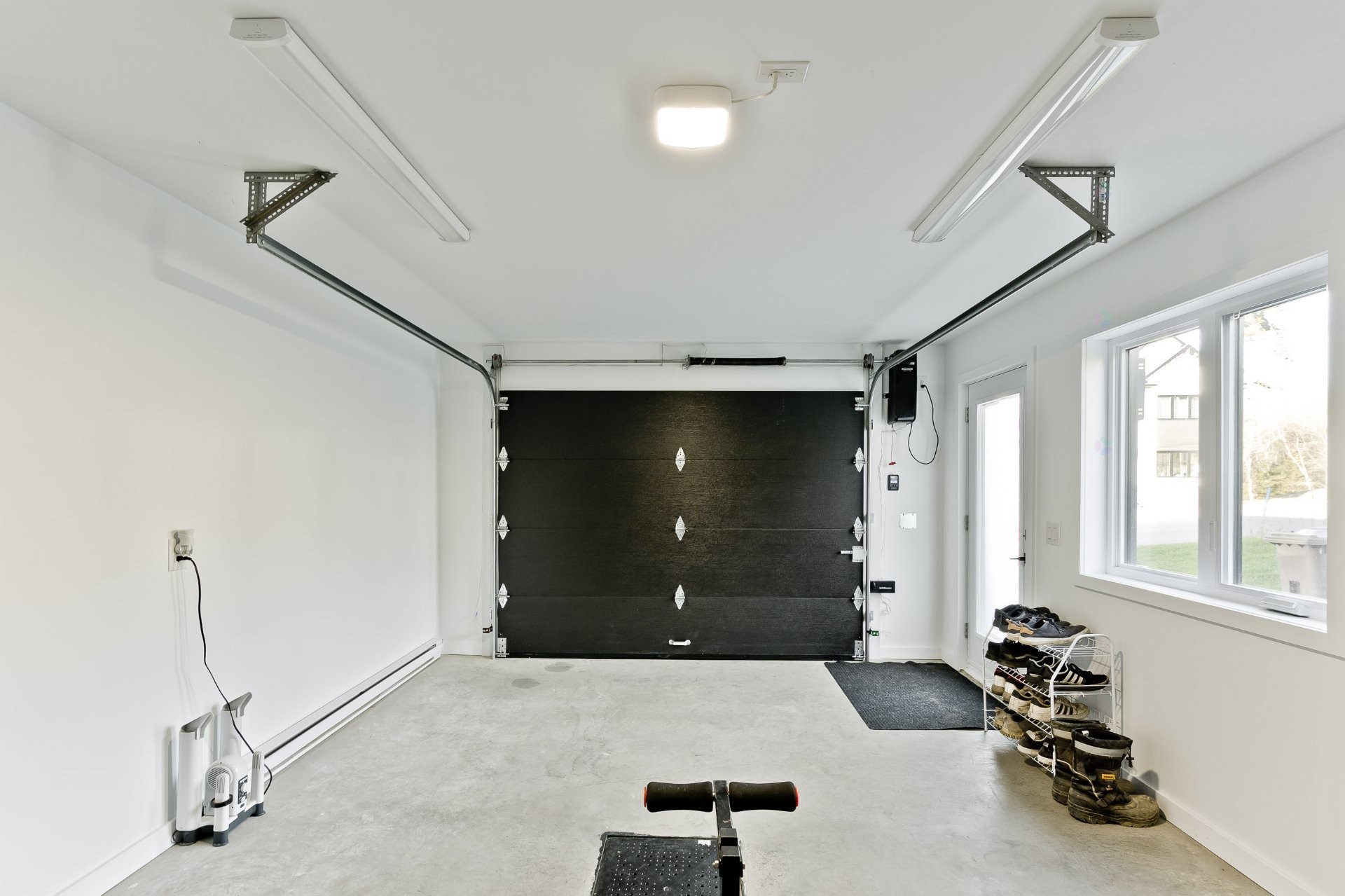 Garage - 780 Rue Mcauley, Coaticook, QC - Indoor Photo Showing Garage