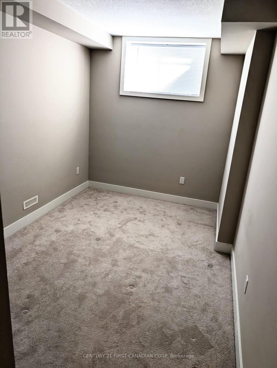 5 - 1355 Whetherfield Street, London North (North M), ON - Indoor Photo Showing Other Room