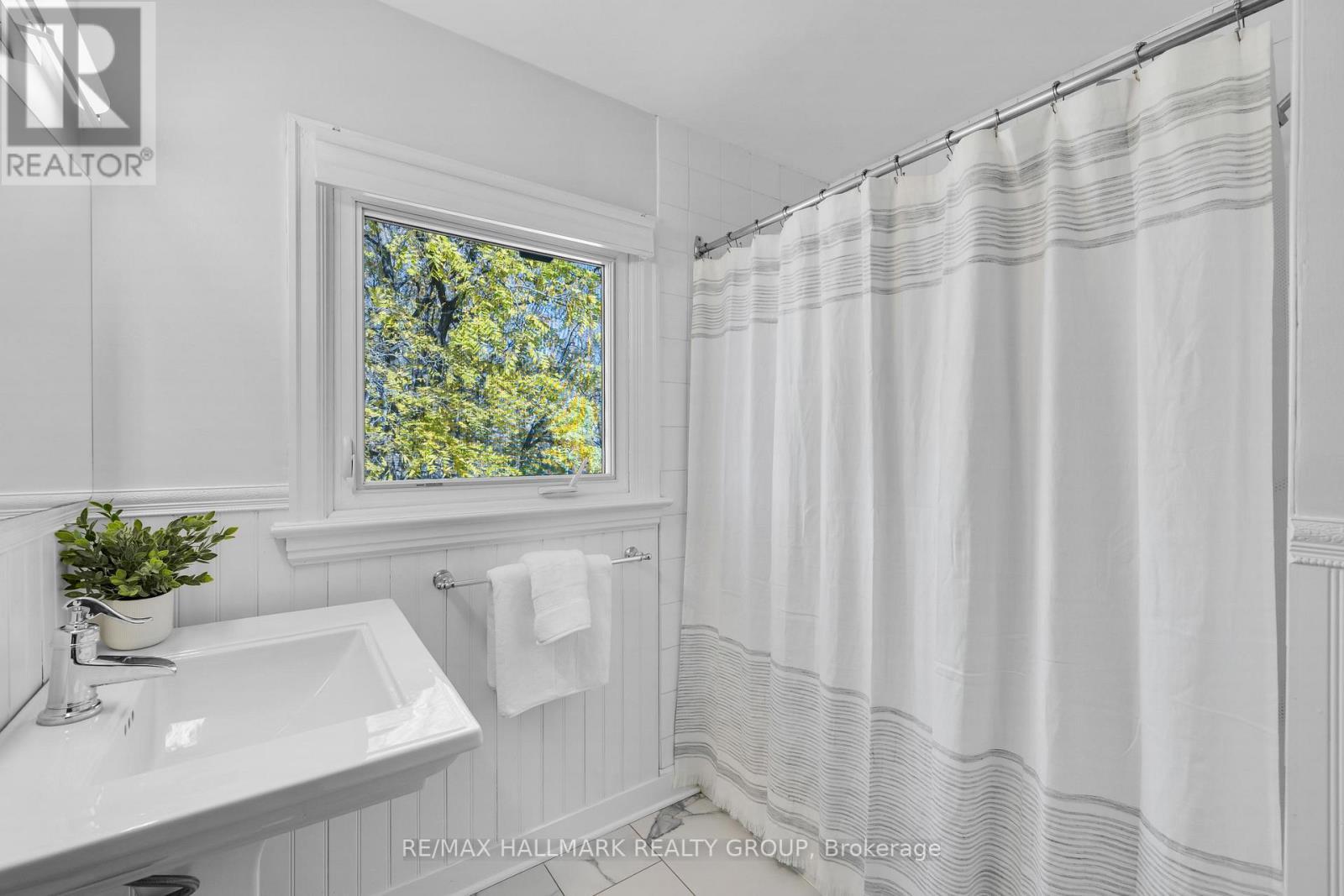 163 Ruskin Street, Ottawa, ON - Indoor Photo Showing Bathroom