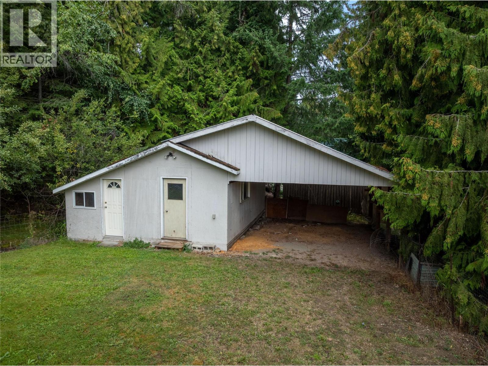 655 Caouette Road, Sorrento, BC