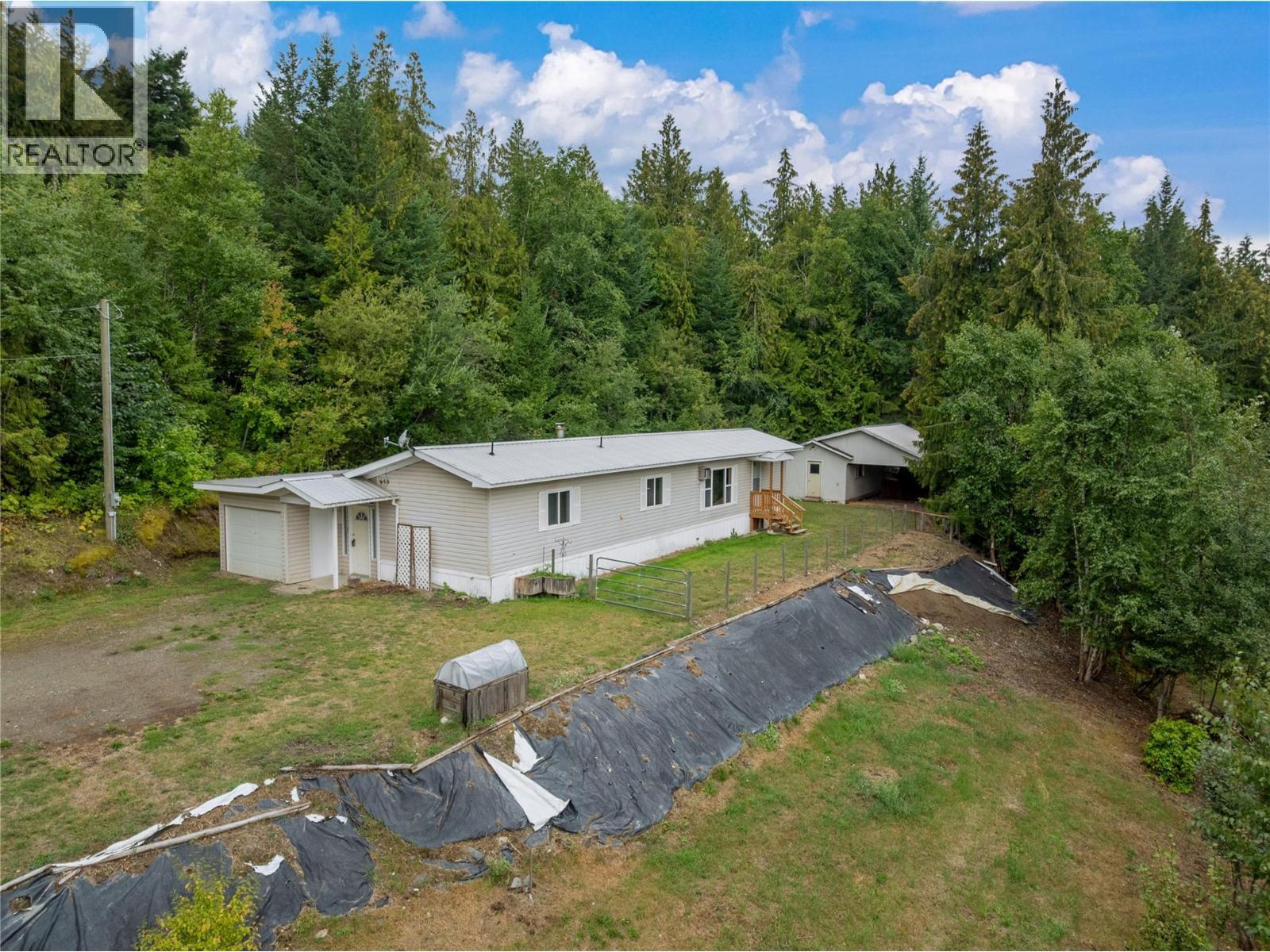 655 Caouette Road, Sorrento, BC