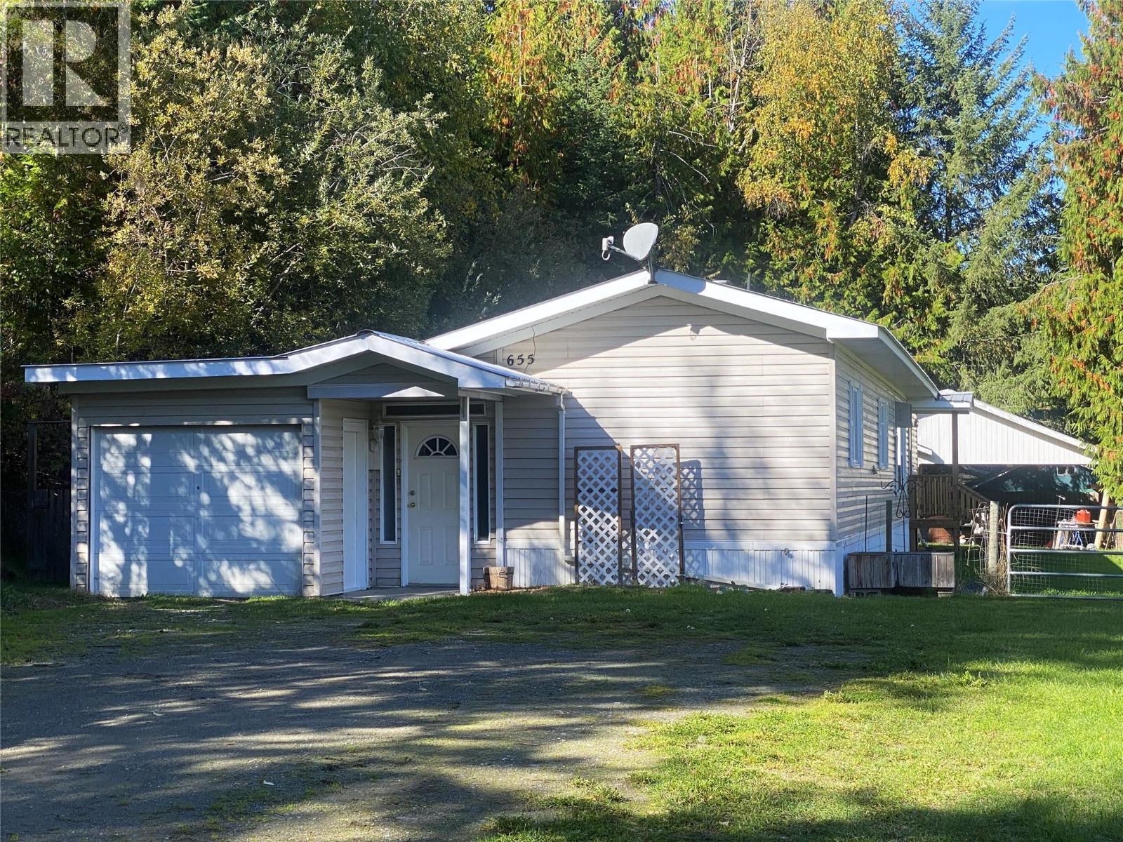 655 Caouette Road, Sorrento, BC