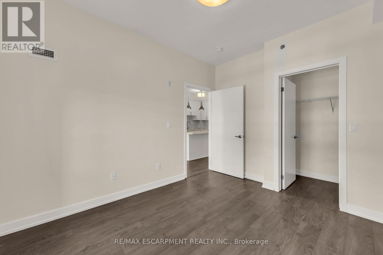 520 - 2486 Old Bronte Road, Oakville, ON - Indoor Photo Showing Other Room