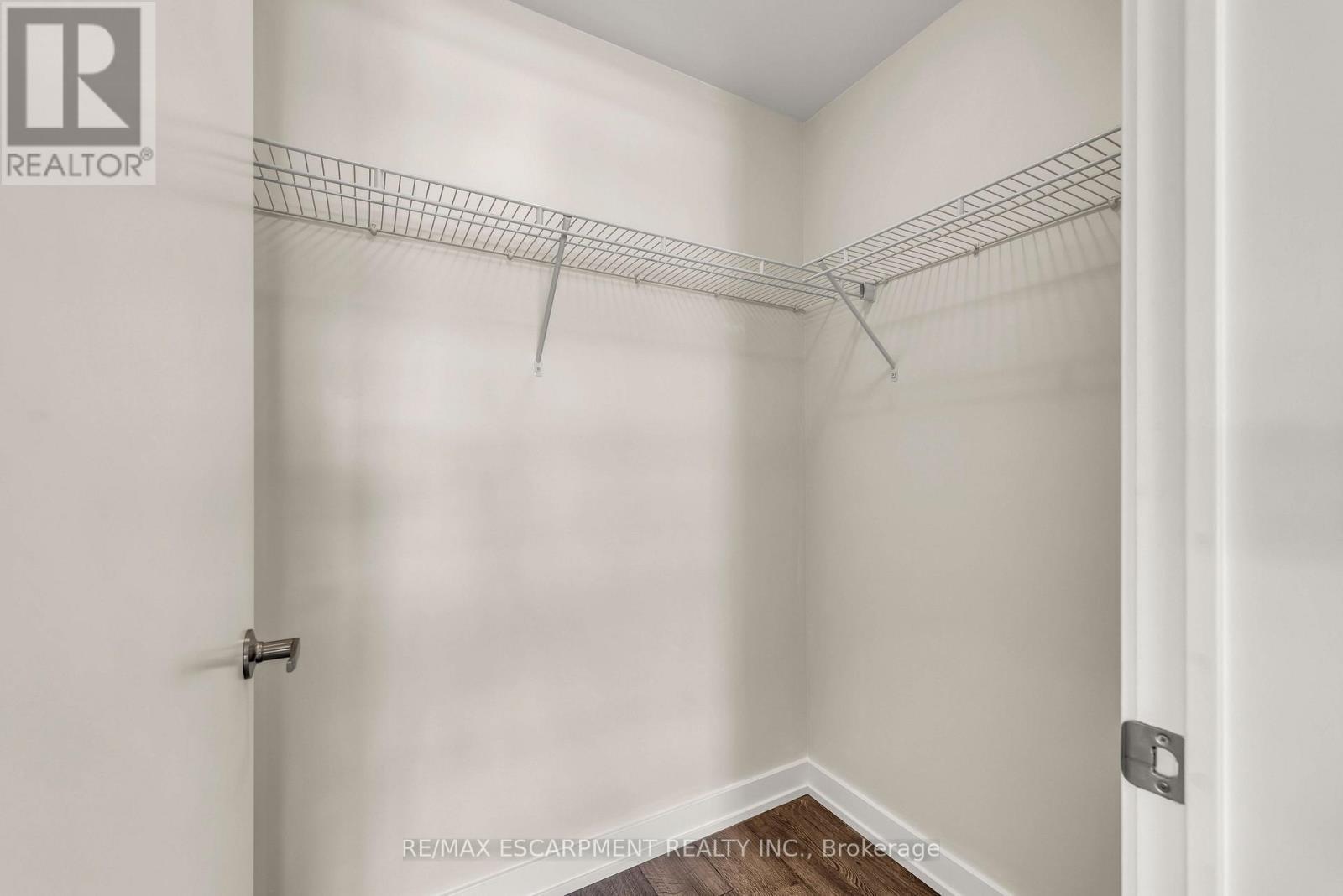 520 - 2486 Old Bronte Road, Oakville, ON - Indoor With Storage