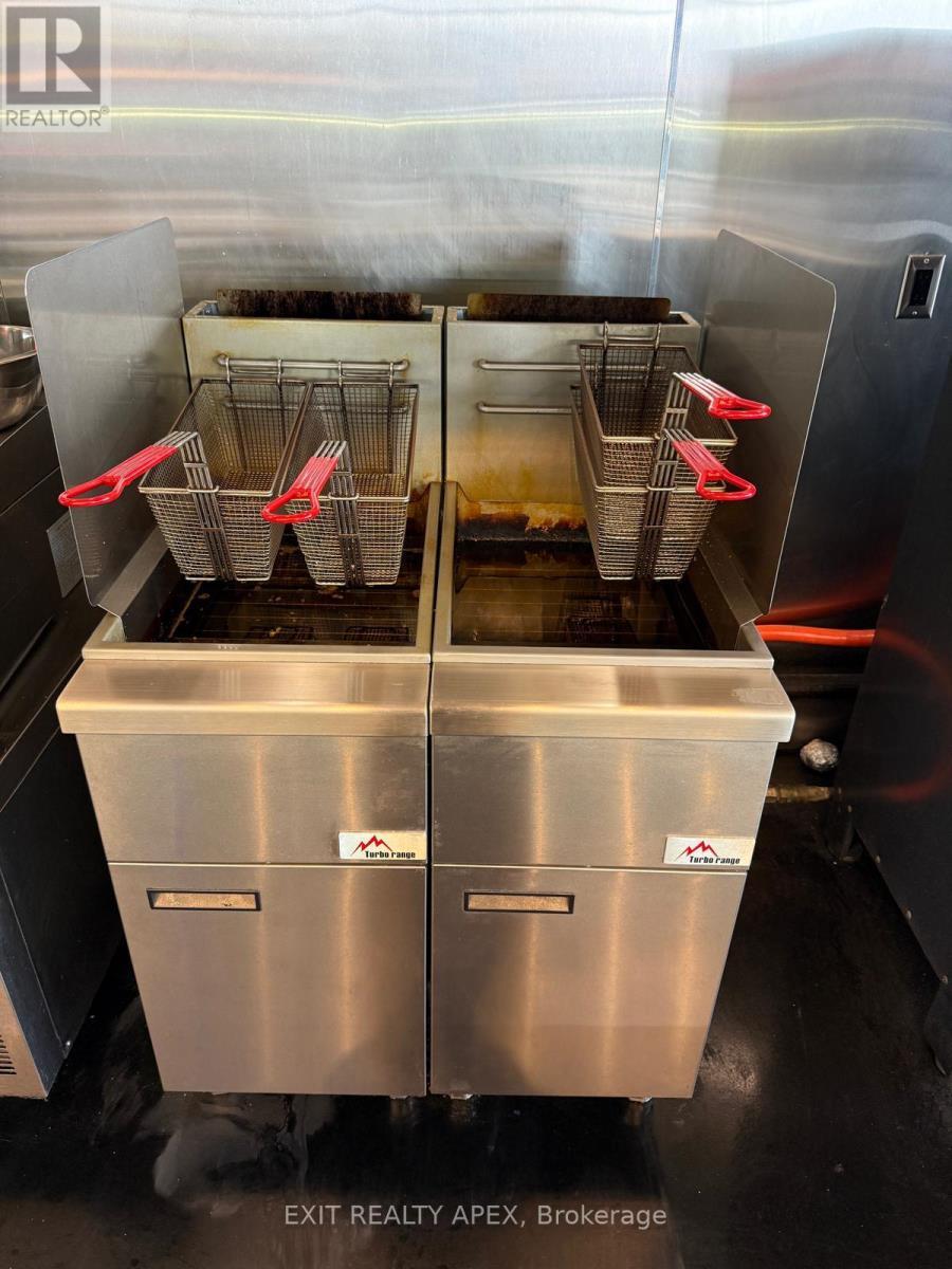 277 Upper Centennial Parkway, Hamilton, ON