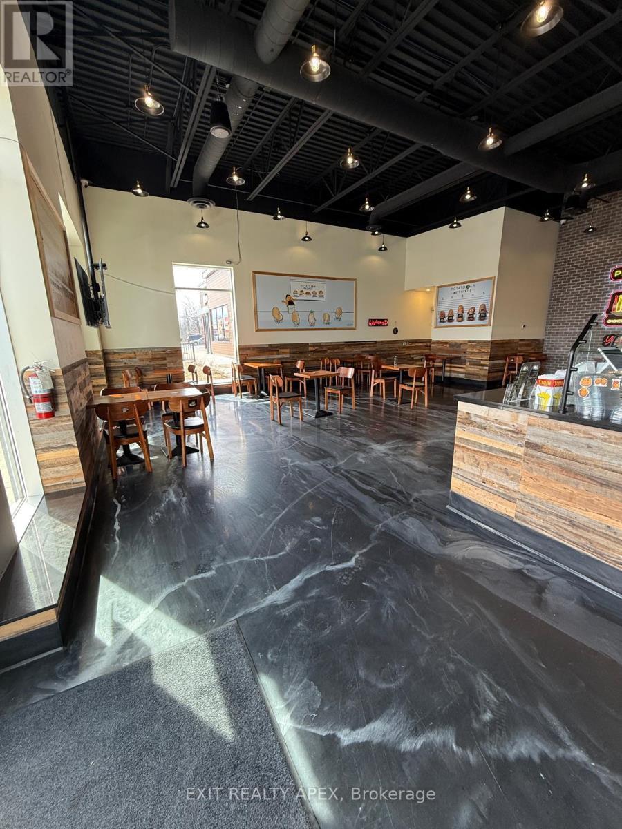 277 Upper Centennial Parkway, Hamilton, ON