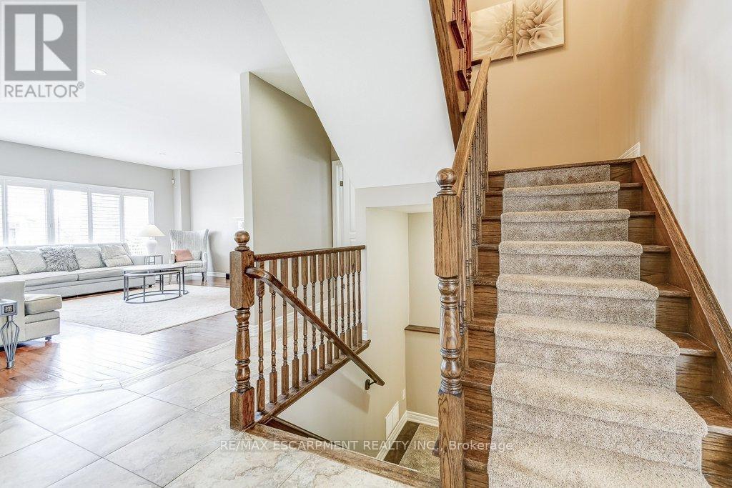 33 Lockman Drive, Hamilton, ON - Indoor Photo Showing Other Room