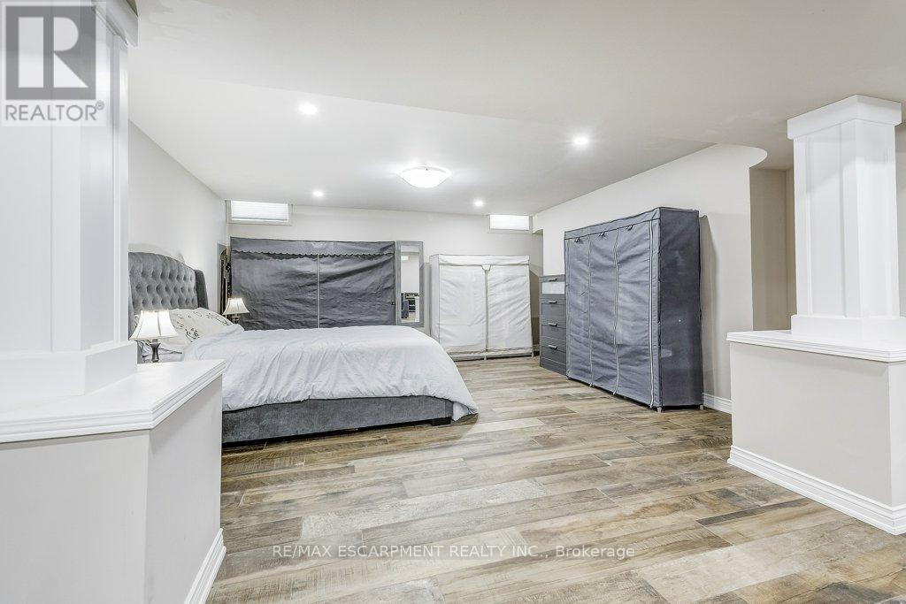 33 Lockman Drive, Hamilton, ON - Indoor Photo Showing Bedroom