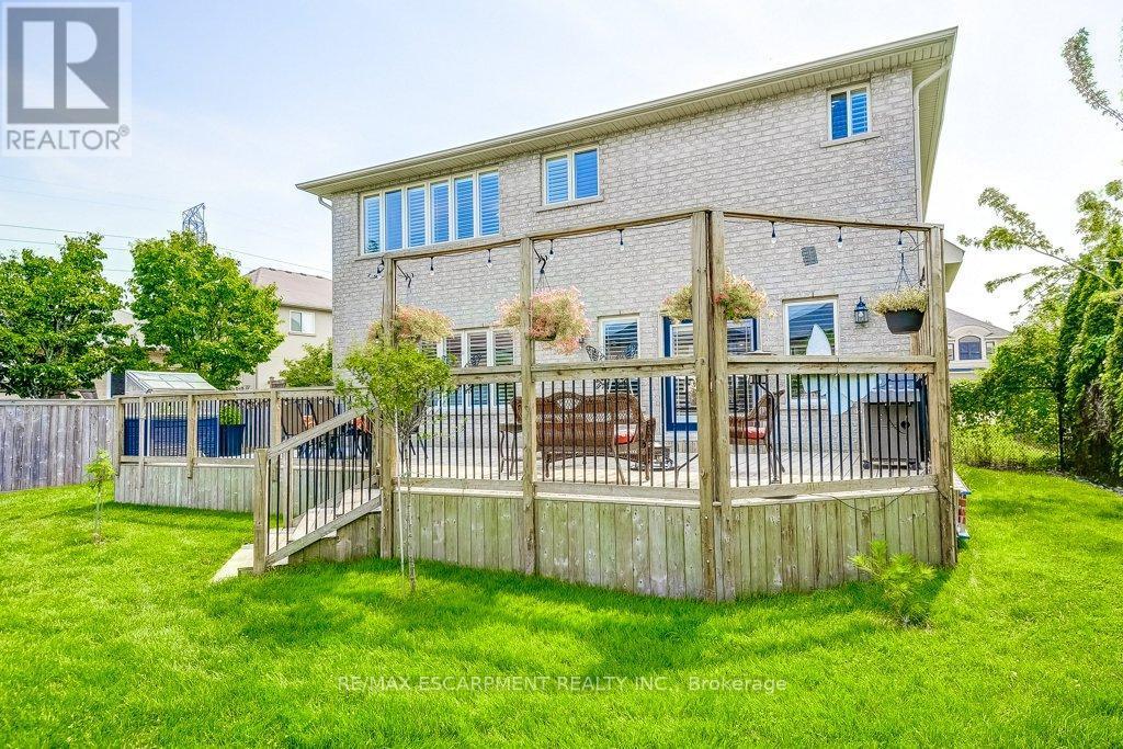 33 Lockman Drive, Hamilton, ON - Outdoor With Deck Patio Veranda