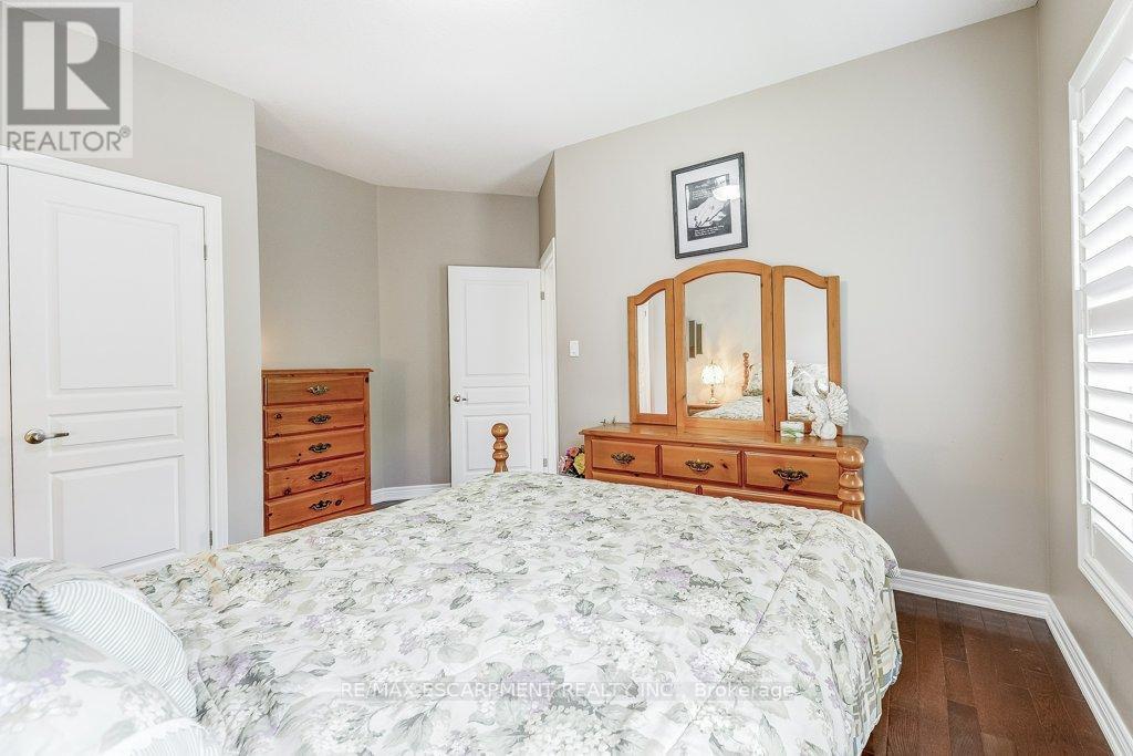33 Lockman Drive, Hamilton, ON - Indoor Photo Showing Bedroom