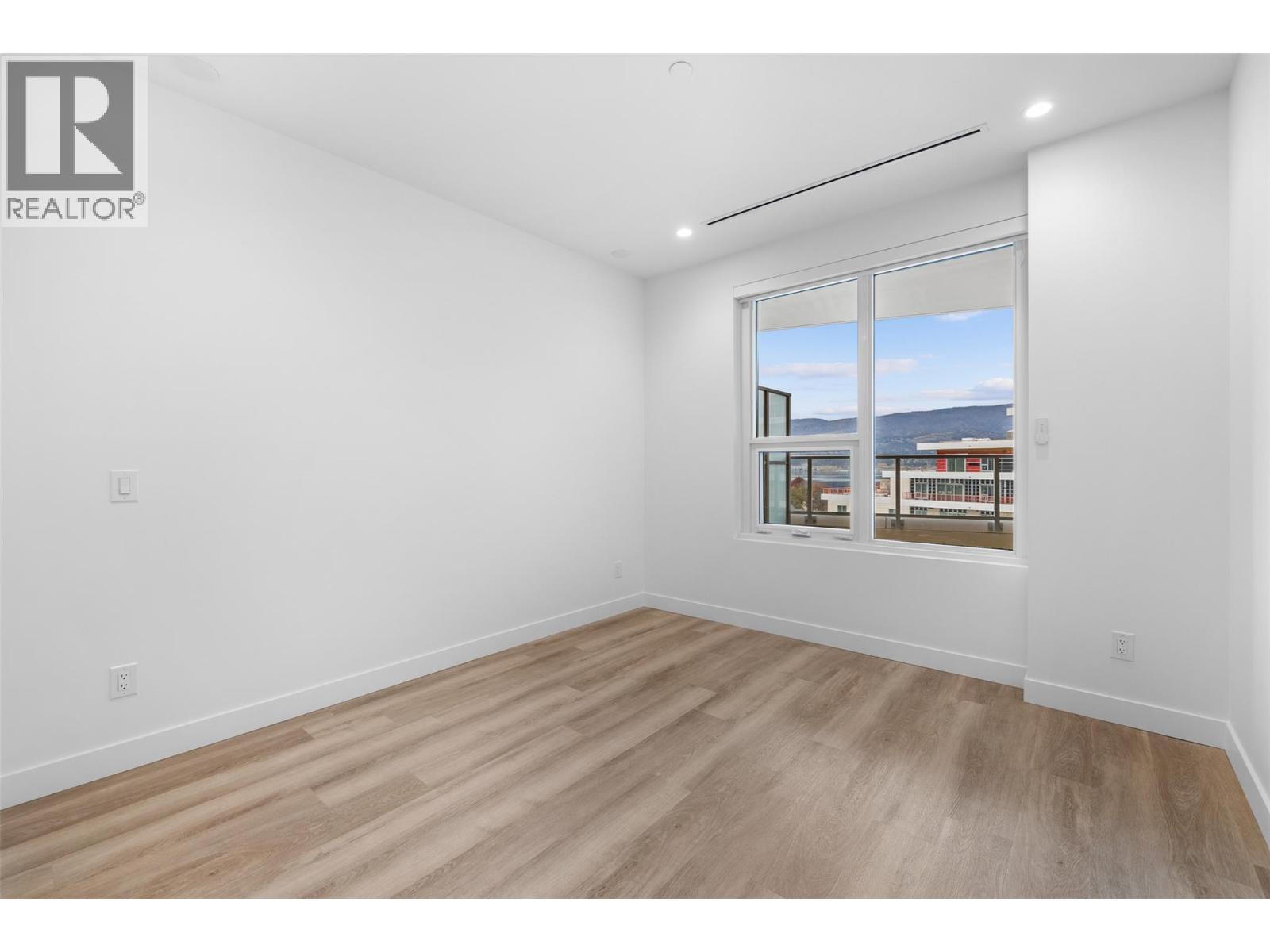 3340 Lakeshore Road Unit# 802, Kelowna, BC - Indoor Photo Showing Other Room