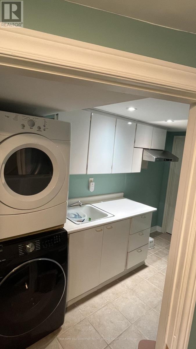 168 Sail Crescent, Vaughan, ON - Indoor Photo Showing Laundry Room