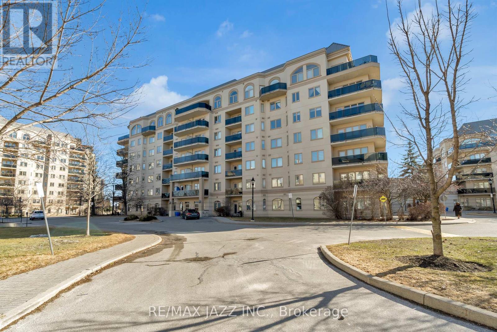 304 - 7 Dayspring Circle, Brampton (Goreway Drive Corridor), ON - Outdoor With Facade