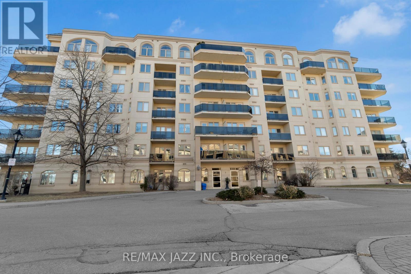 304 - 7 Dayspring Circle, Brampton (Goreway Drive Corridor), ON - Outdoor With Balcony With Facade