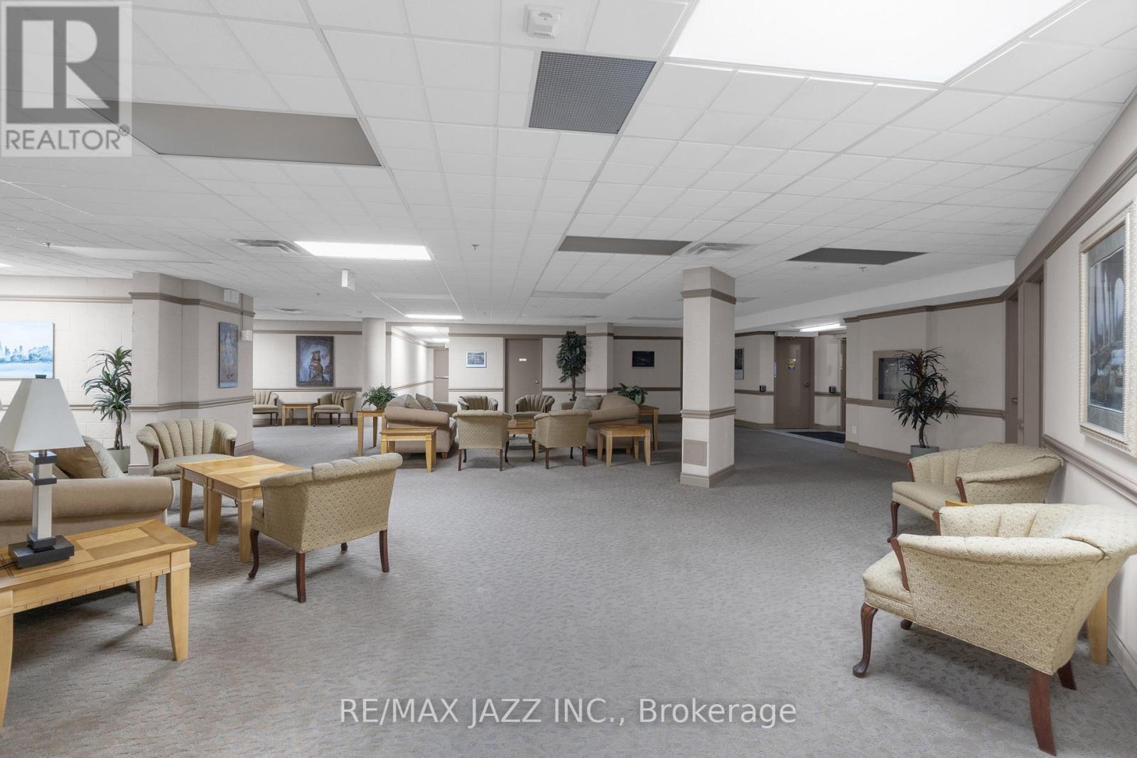 304 - 7 Dayspring Circle, Brampton (Goreway Drive Corridor), ON - Indoor Photo Showing Other Room