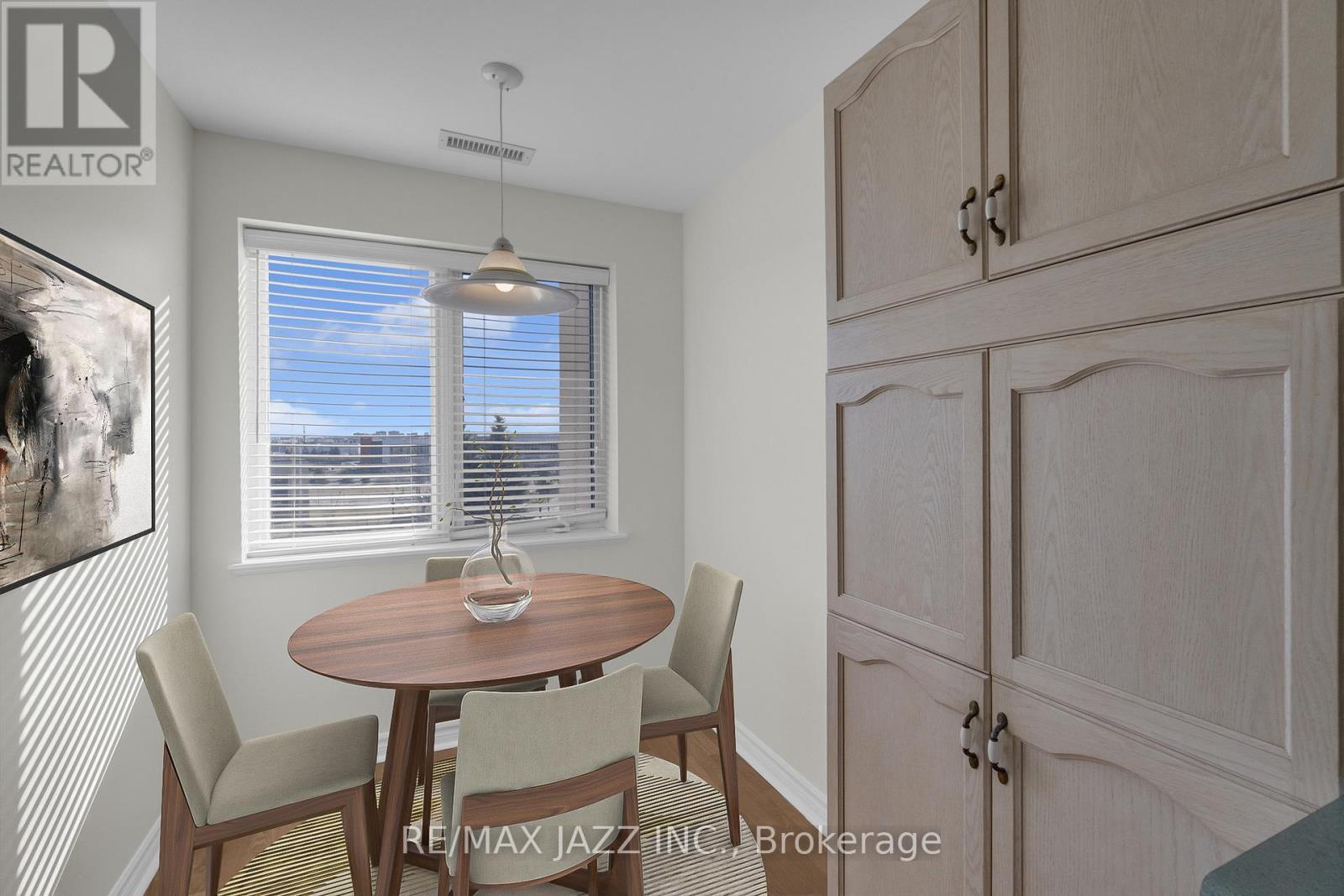 304 - 7 Dayspring Circle, Brampton (Goreway Drive Corridor), ON - Indoor Photo Showing Dining Room