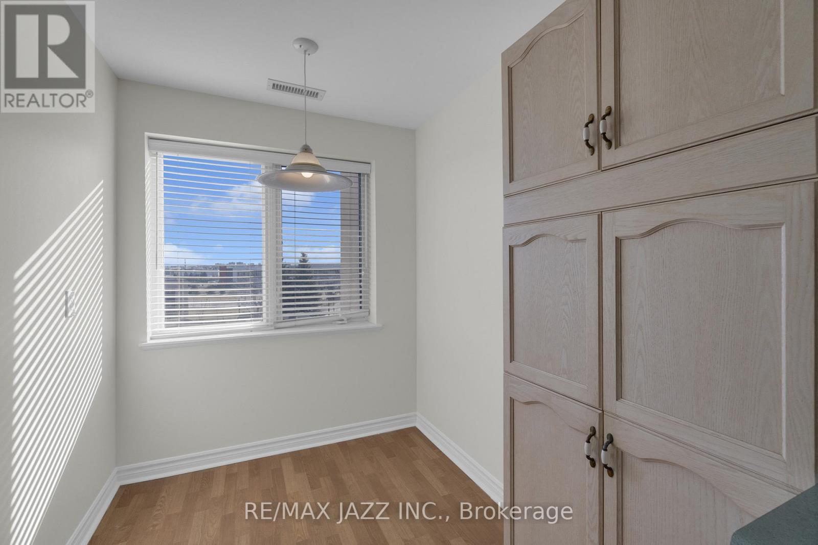 304 - 7 Dayspring Circle, Brampton (Goreway Drive Corridor), ON - Indoor Photo Showing Other Room