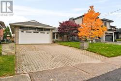 185 RATHBURN ROAD Toronto, ON M9B 2L2