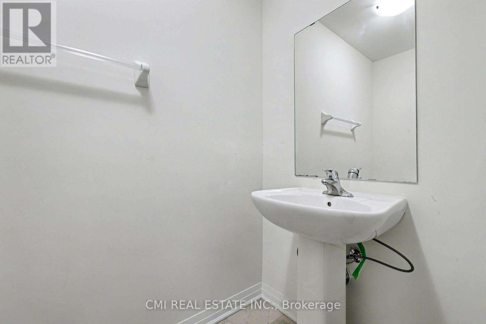 9 Prince Philip Boulevard, North Dumfries, ON - Indoor Photo Showing Bathroom