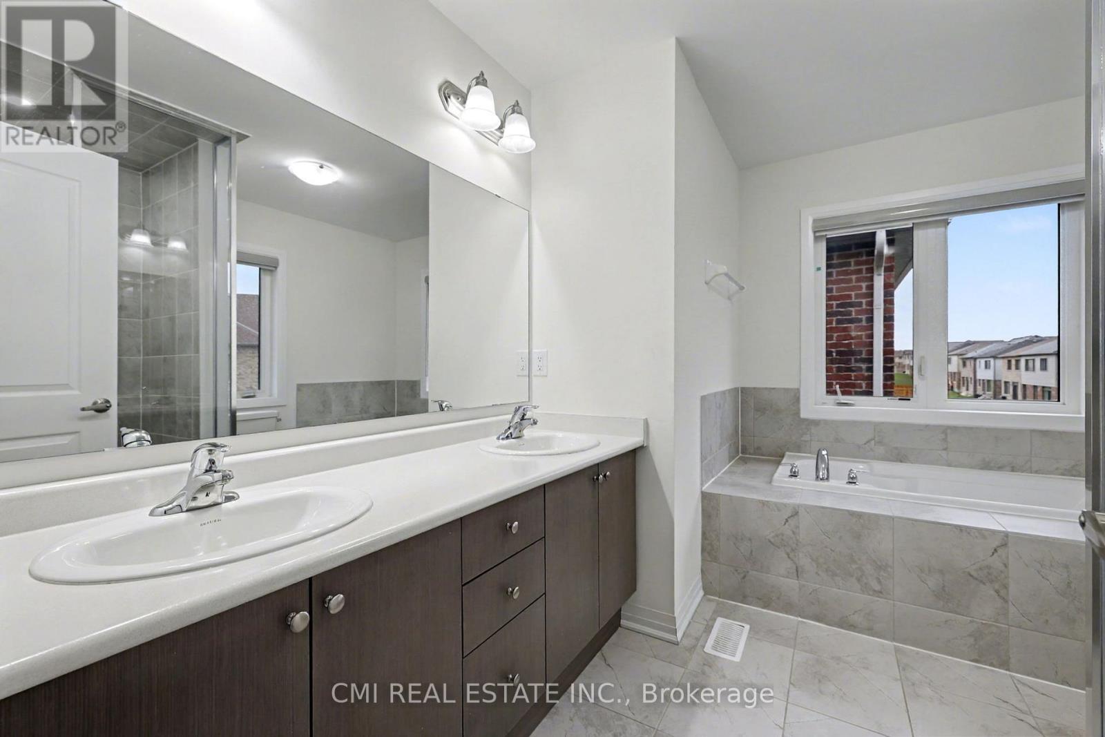 9 Prince Philip Boulevard, North Dumfries, ON - Indoor Photo Showing Bathroom