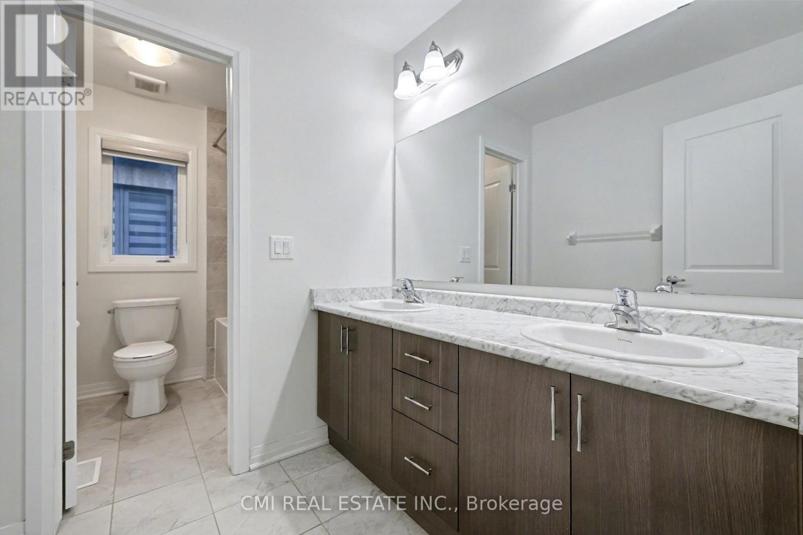 9 Prince Philip Boulevard, North Dumfries, ON - Indoor Photo Showing Bathroom