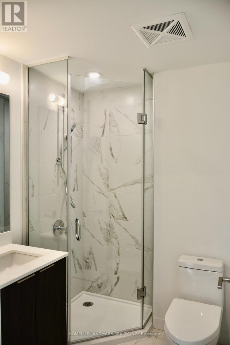 N2007 - 7 Golden Lion Heights, Toronto, ON - Indoor Photo Showing Bathroom