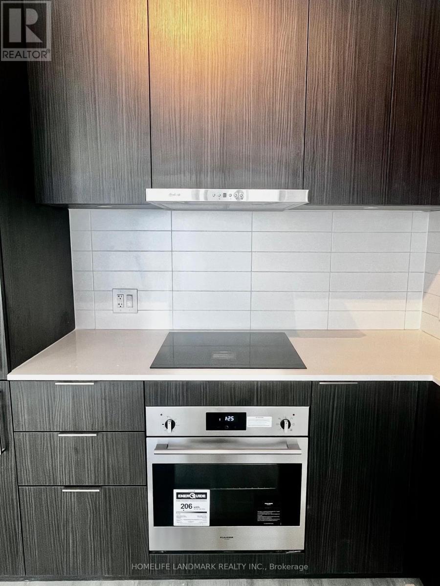 N2007 - 7 Golden Lion Heights, Toronto, ON - Indoor Photo Showing Kitchen