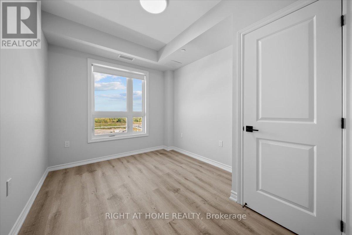 611 - 1350 Hemlock Road, Ottawa, ON - Indoor Photo Showing Other Room