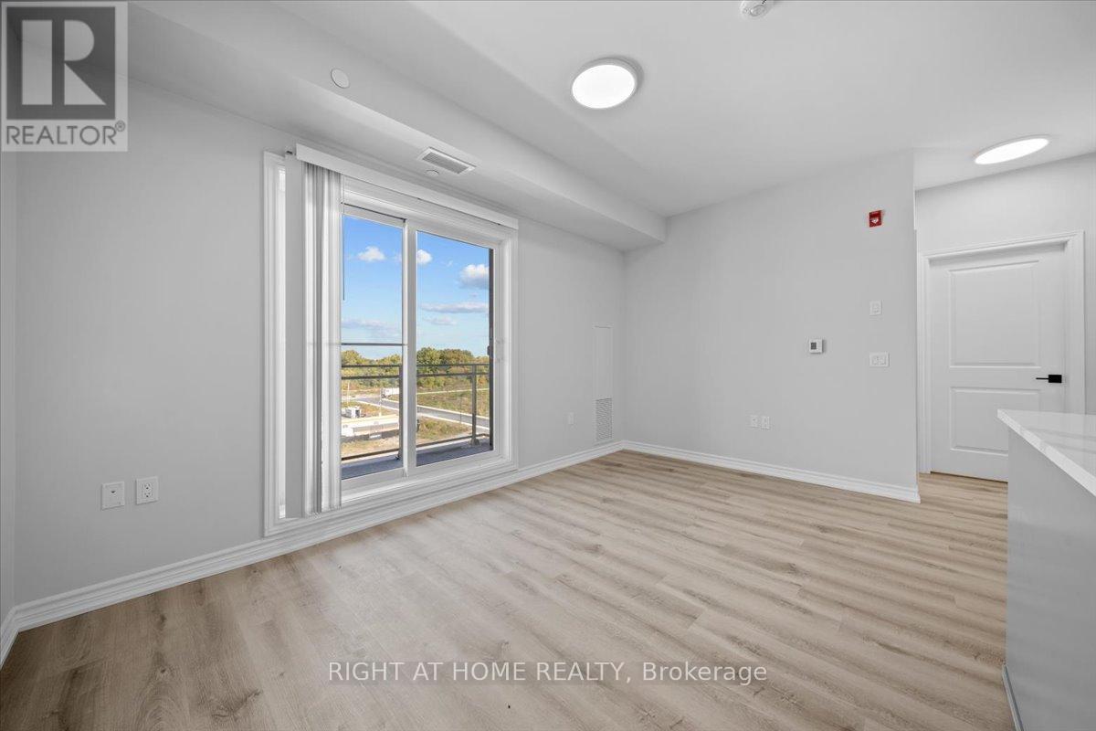 611 - 1350 Hemlock Road, Ottawa, ON - Indoor Photo Showing Other Room