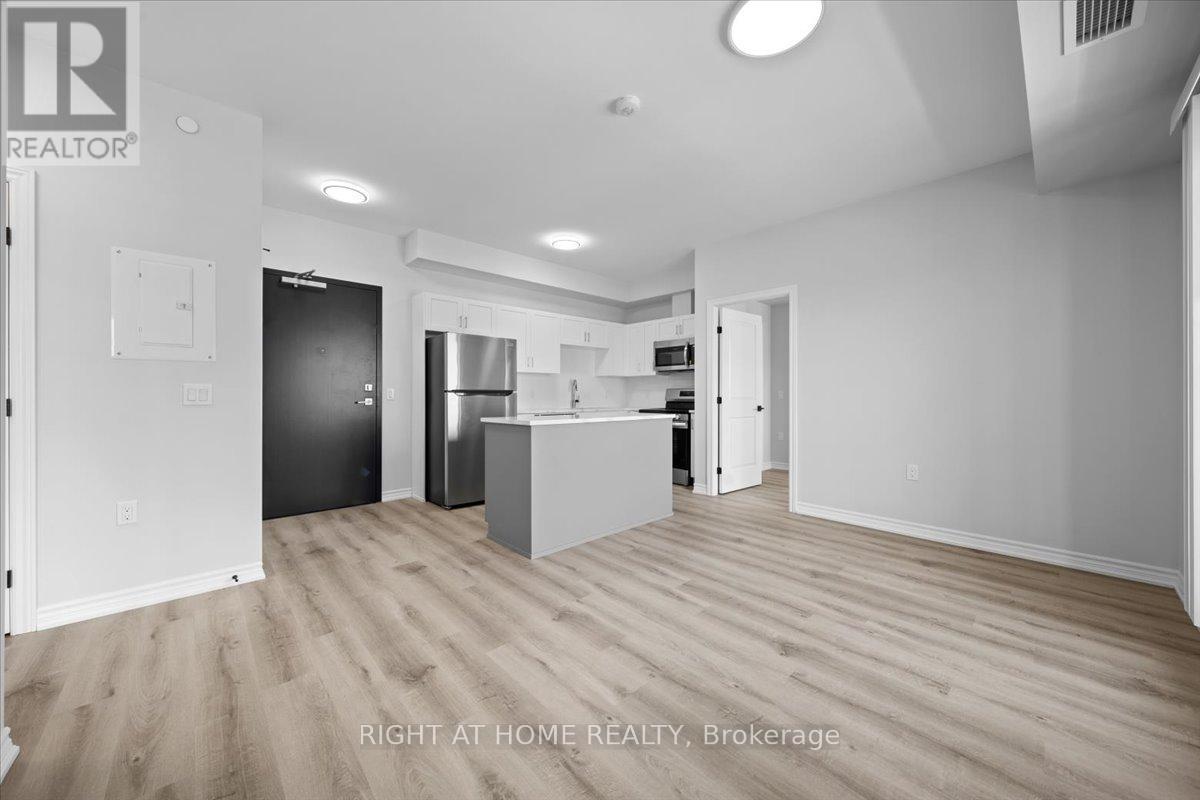 611 - 1350 Hemlock Road, Ottawa, ON - Indoor Photo Showing Kitchen