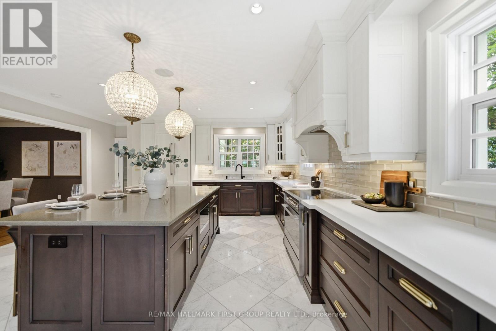 739 Masson Street, Oshawa (Centennial), ON - Indoor Photo Showing Kitchen With Upgraded Kitchen