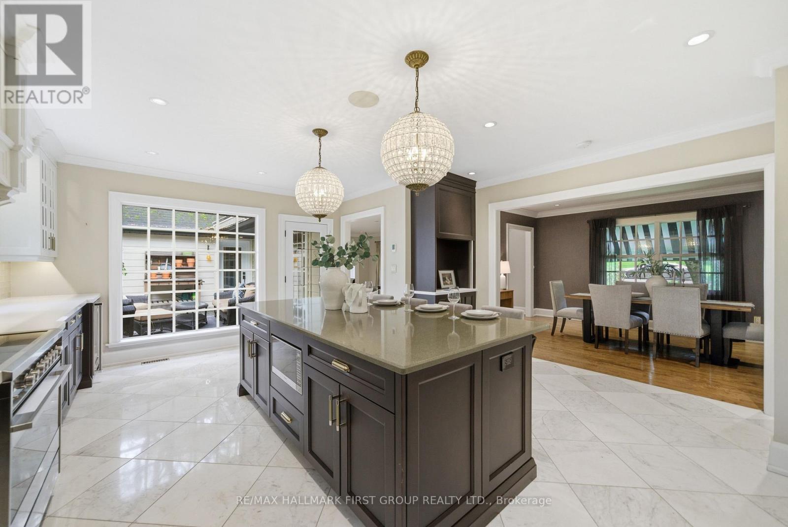 739 Masson Street, Oshawa (Centennial), ON - Indoor Photo Showing Kitchen With Upgraded Kitchen