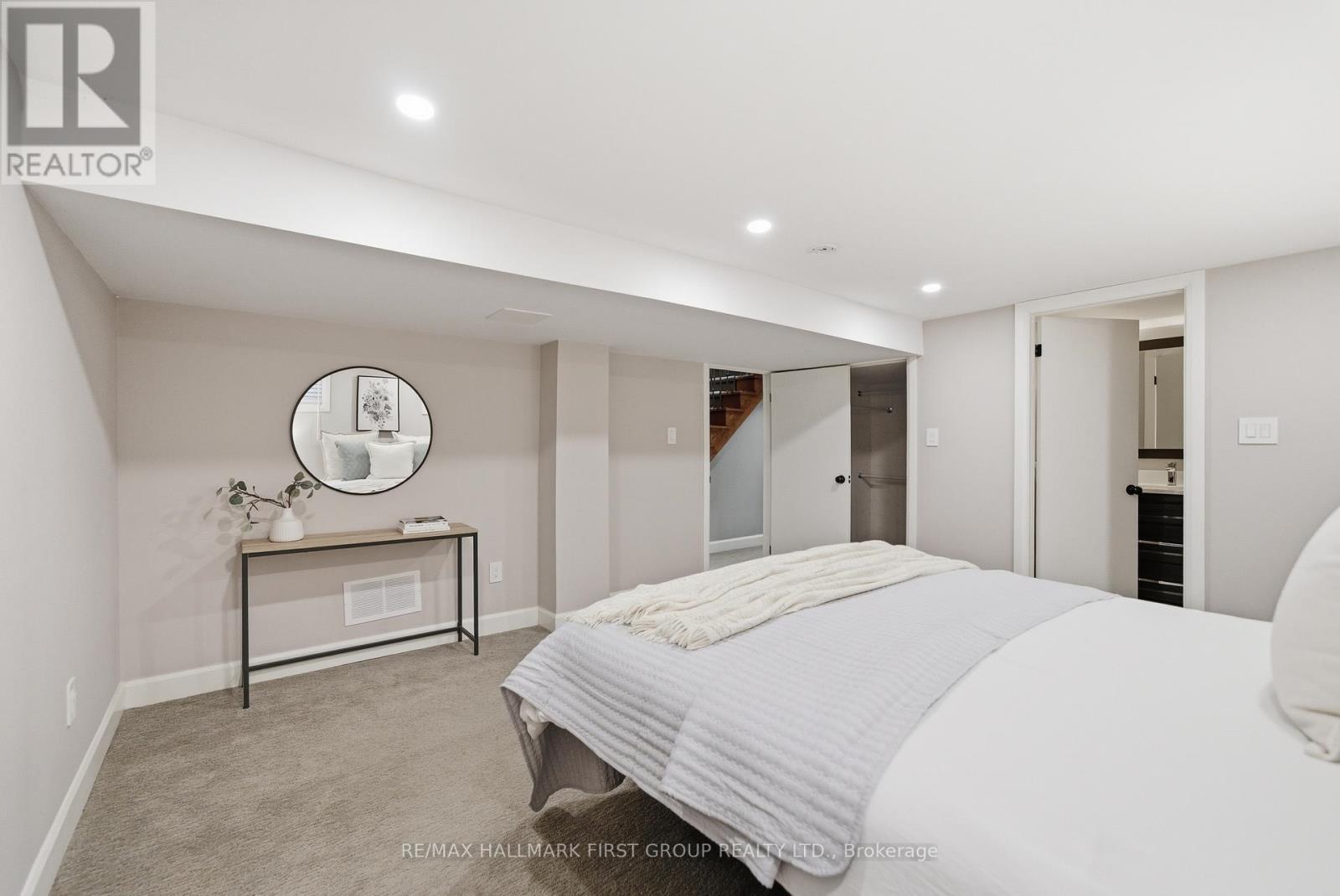 739 Masson Street, Oshawa (Centennial), ON - Indoor Photo Showing Bedroom