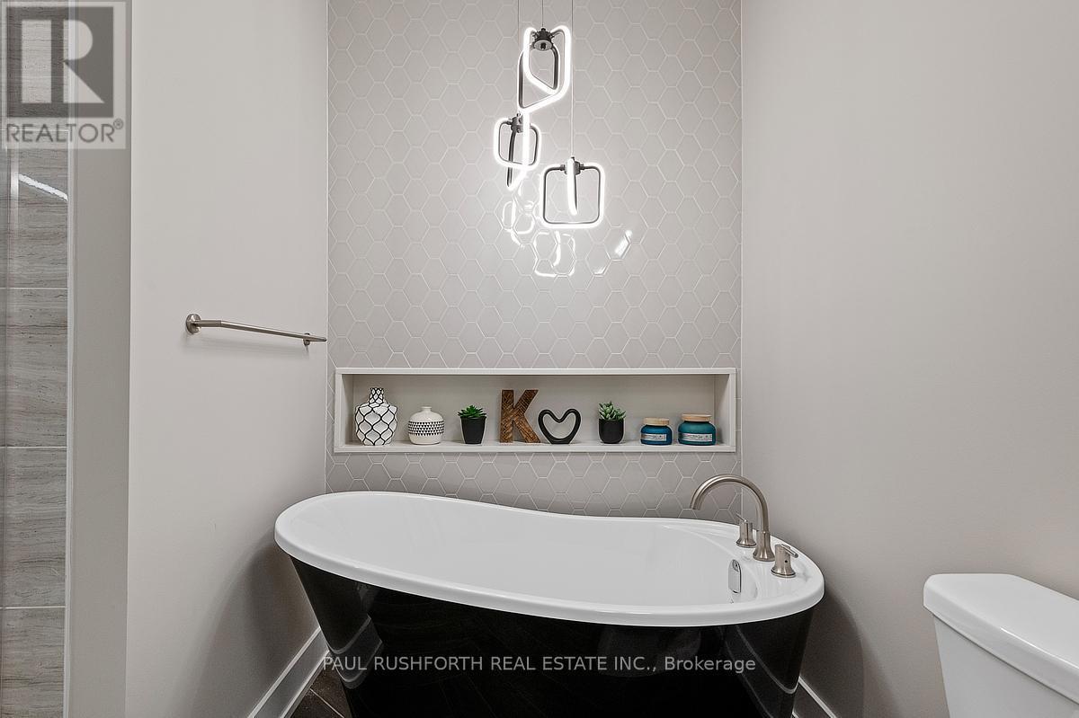 Model Home-See remarks - 123 Chandelle Private, Ottawa, ON - Indoor Photo Showing Bathroom