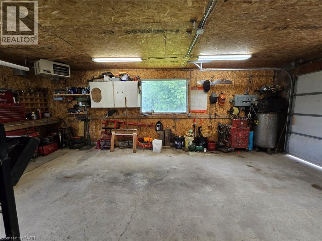 2081 John Street, Howick, ON - Indoor Photo Showing Garage