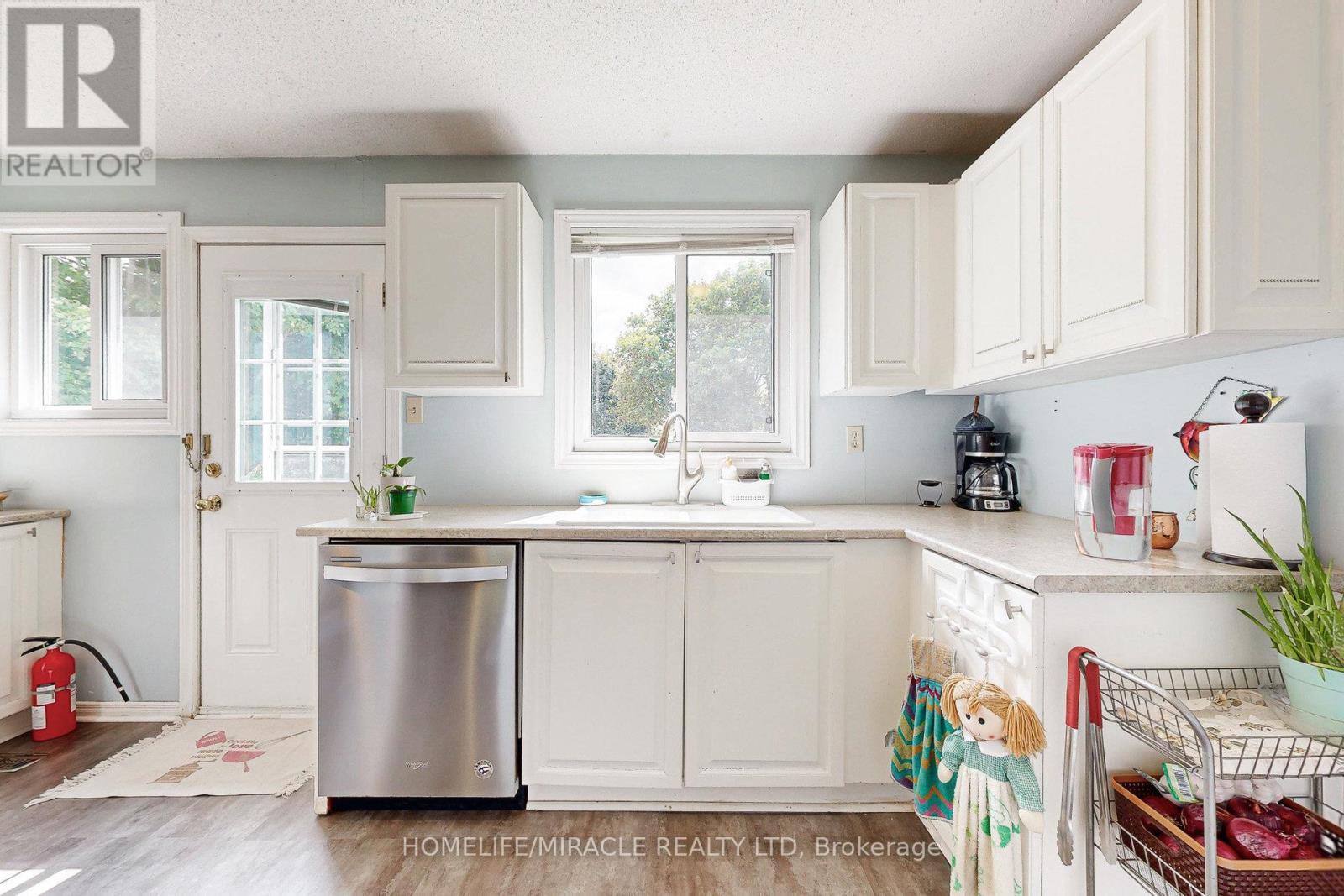 208 Park Street, Brock, ON - Indoor Photo Showing Kitchen