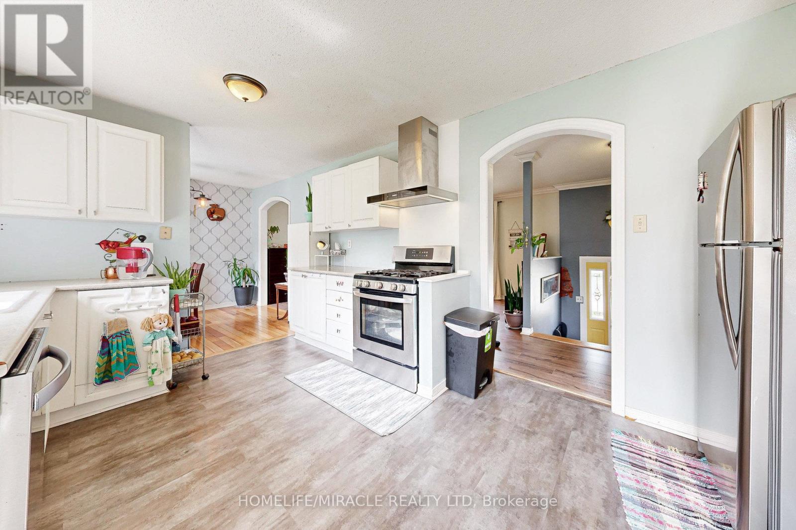 208 Park Street, Brock, ON - Indoor Photo Showing Kitchen With Stainless Steel Kitchen