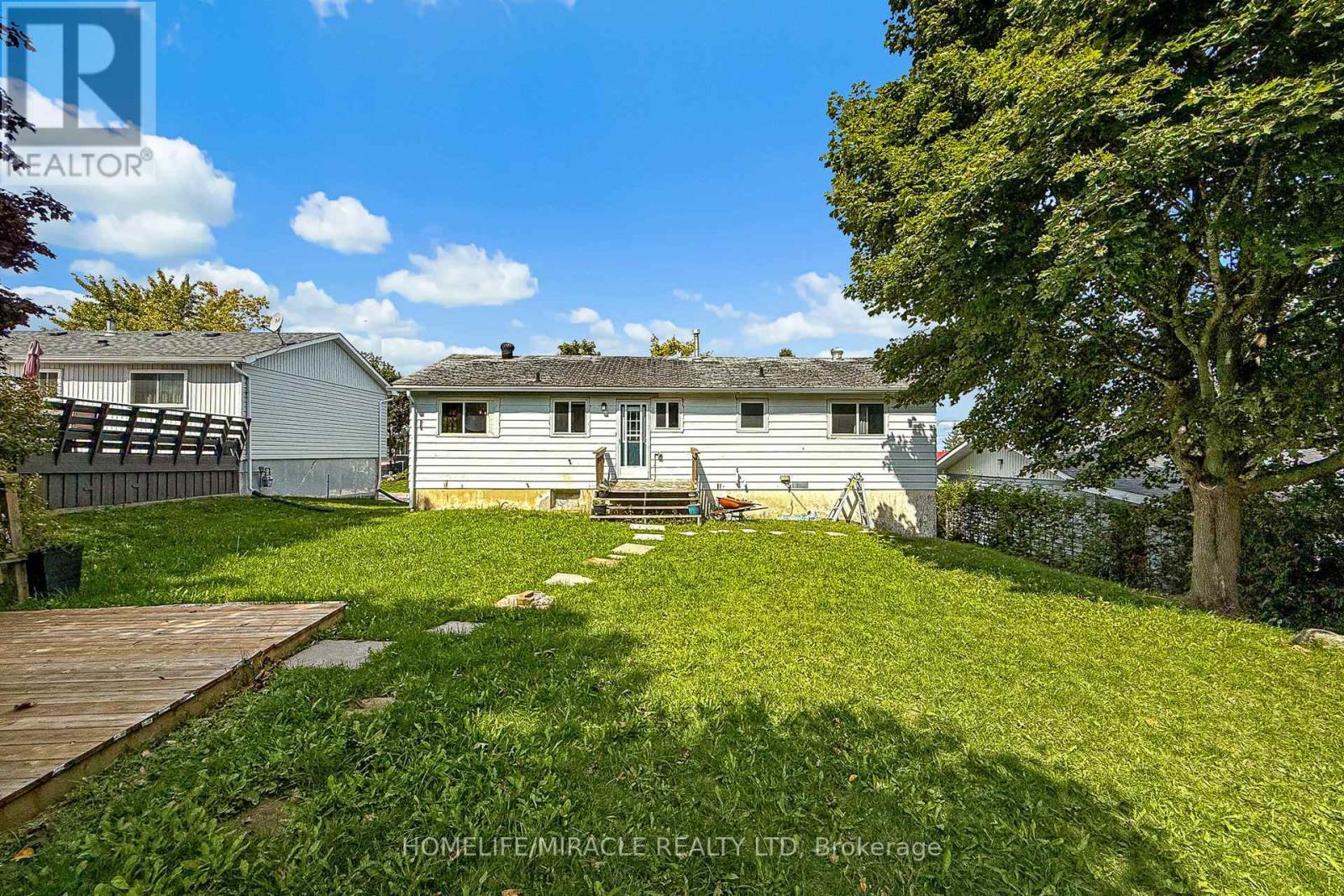 208 Park Street, Brock, ON - Outdoor