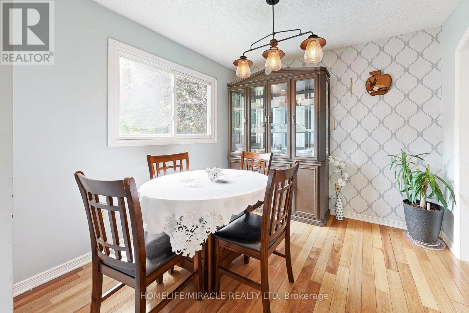 208 Park Street, Brock, ON - Indoor Photo Showing Dining Room