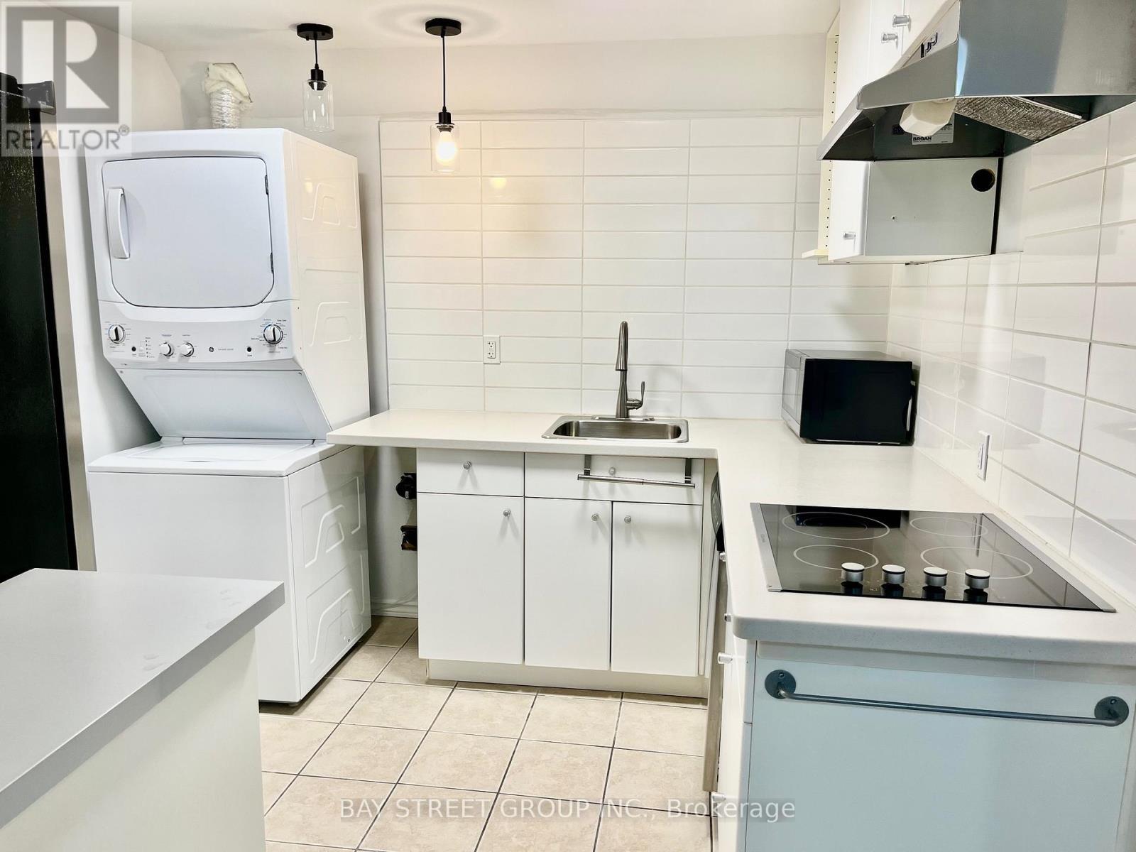 Bsmt - 5 King William Crescent, Richmond Hill, ON - Indoor Photo Showing Laundry Room