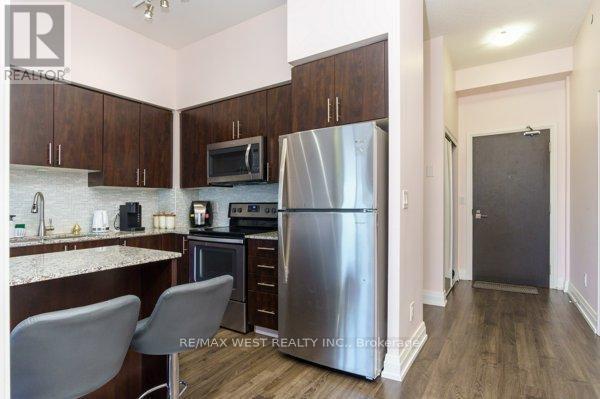 314 - 3600 Highway 7 Road, Vaughan, ON - Indoor Photo Showing Kitchen With Stainless Steel Kitchen