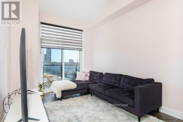 314 - 3600 Highway 7 Road, Vaughan, ON - Indoor Photo Showing Living Room