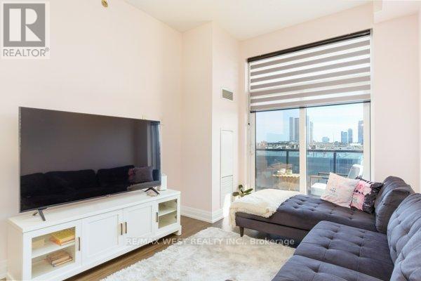 314 - 3600 Highway 7 Road, Vaughan, ON - Indoor Photo Showing Living Room