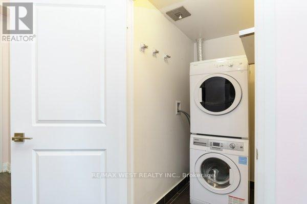 314 - 3600 Highway 7 Road, Vaughan, ON - Indoor Photo Showing Laundry Room