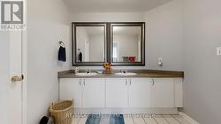 2ND MASTER BATH -