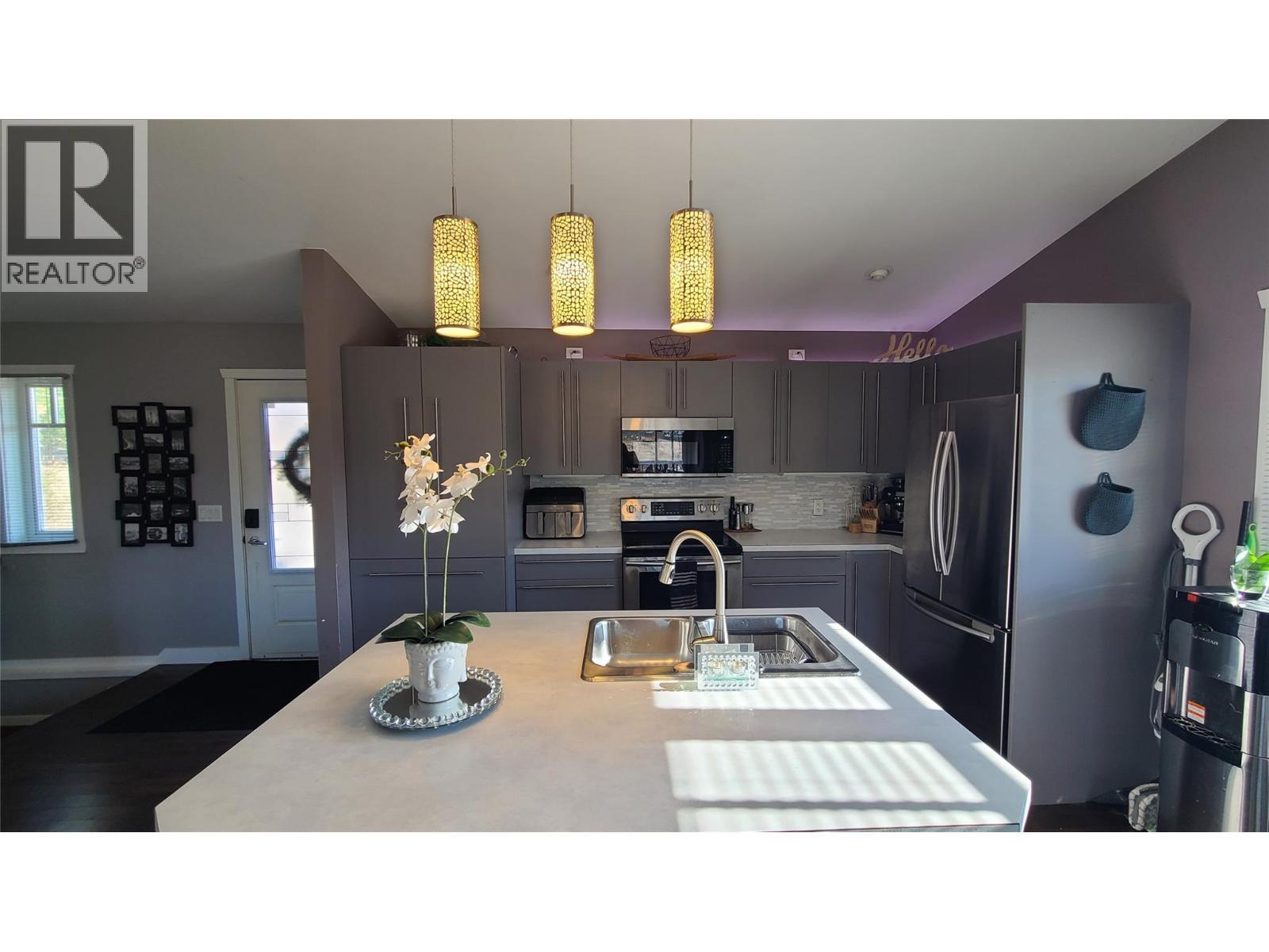 2670 Glenmore Rd Road, Kelowna, BC