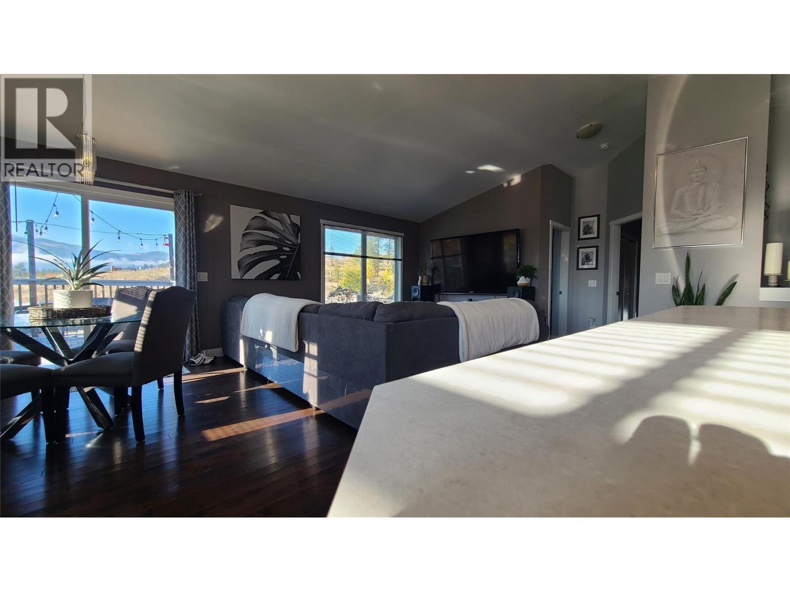 2670 Glenmore Rd Road, Kelowna, BC