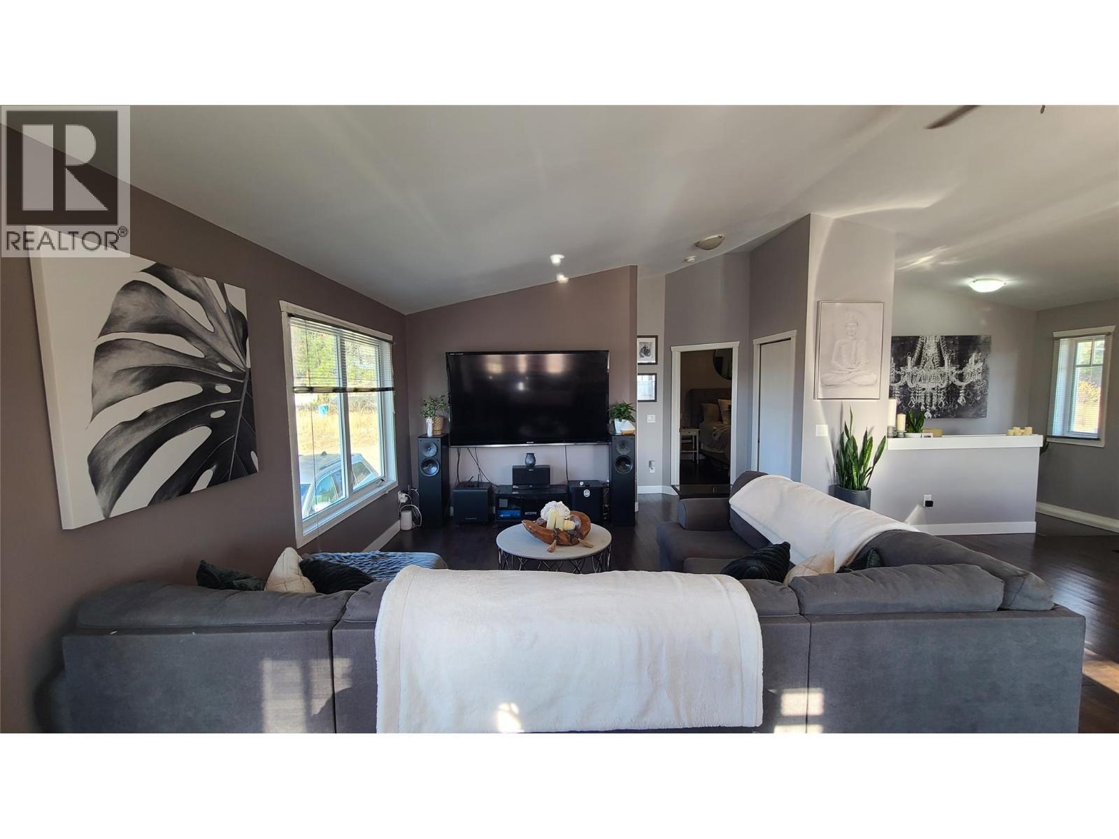 2670 Glenmore Rd Road, Kelowna, BC